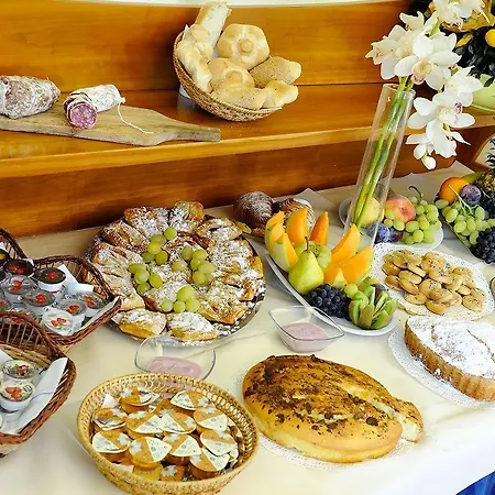 Ξενοδοχείο Mirabel 3*