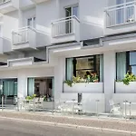 Mirabel 3*