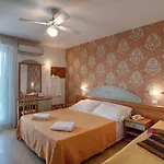 Mirabel 3*